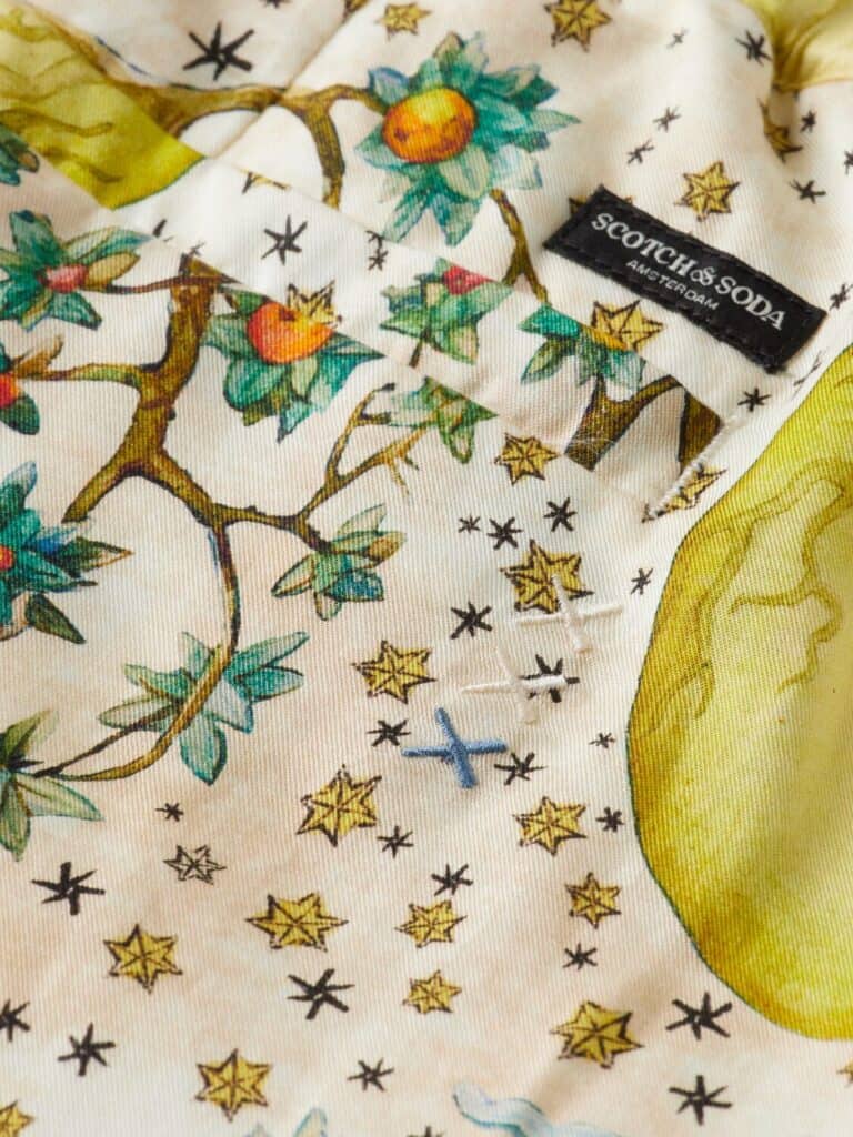Scotch & Soda 178389 : Printed Embassy of the Free Mind shorts, - Image 7