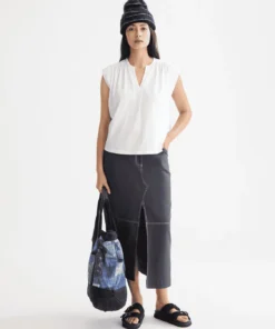 Alternative view of Scotch & Soda U9A00813T  Drapey V-neck T-shirt