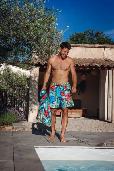 Alternative view of A Fish Named Fred 33.256,  Swimshort Flower Canvas